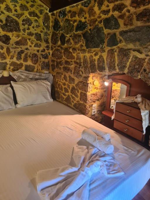 Annas Cozy Cottage Kalymnos Panormos  ภายนอก รูปภาพ